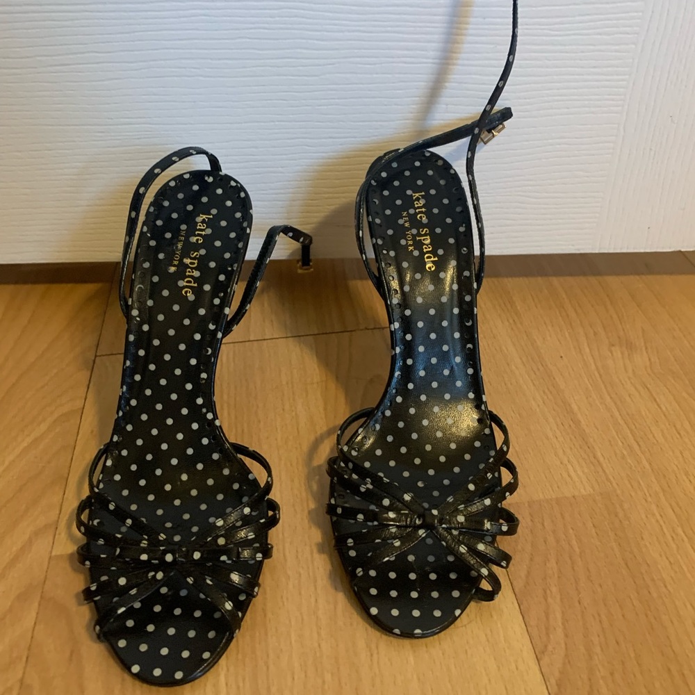 Navy polka-dot Kate Spade heel, size 6